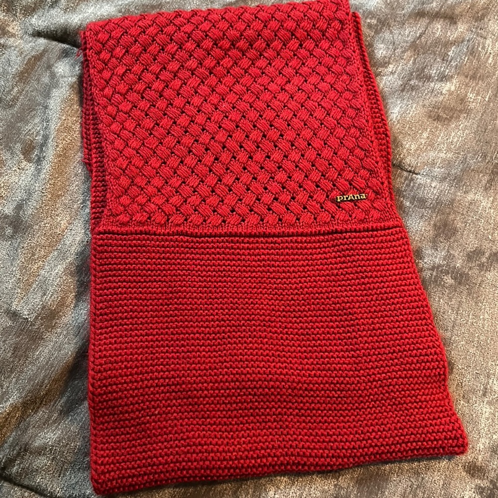 Women’s prana red infinity scarf